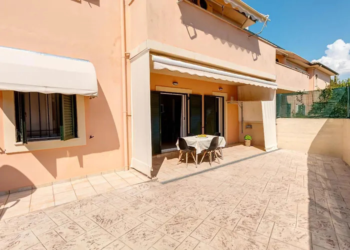 아파트 Zachari House Cfu